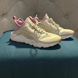 Nike Women Air Huarches